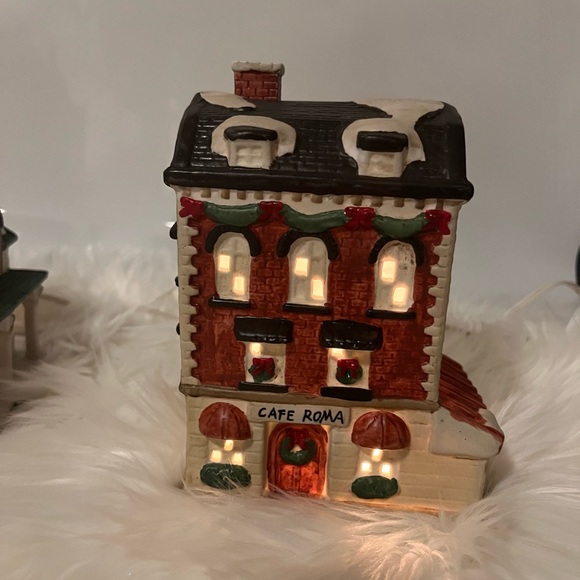 Caldor Vintage Hand Painted Ceramic Lighted House - Cafe Roma - Picture 4 of 12